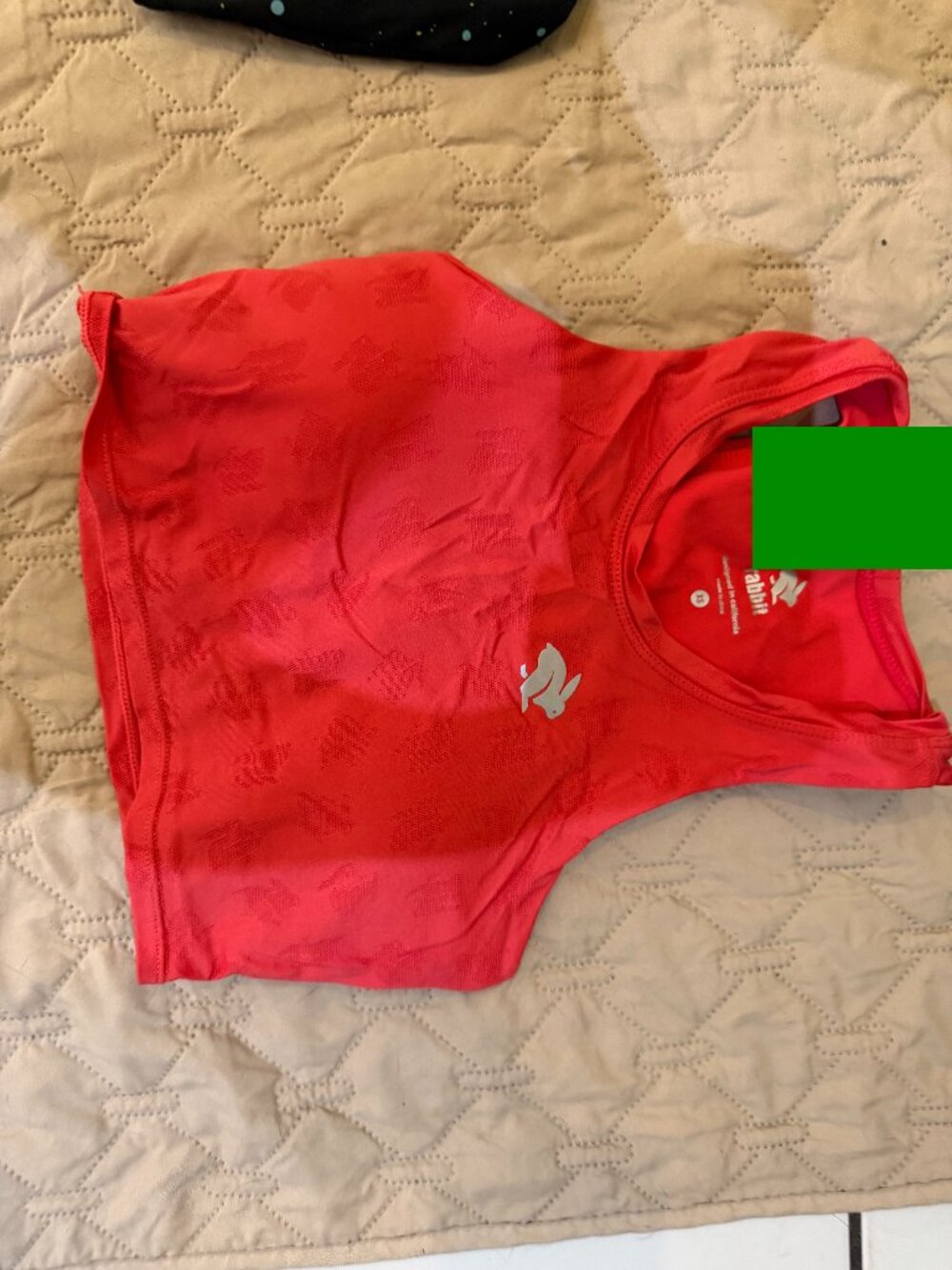 XS red rabbit crop hop